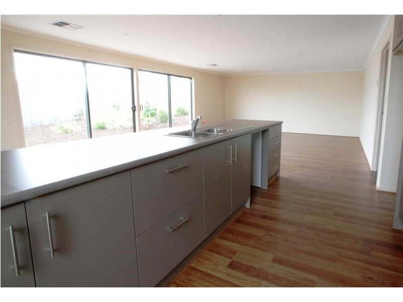 11 Esperance Boulevard, Seaford Rise SA 5169