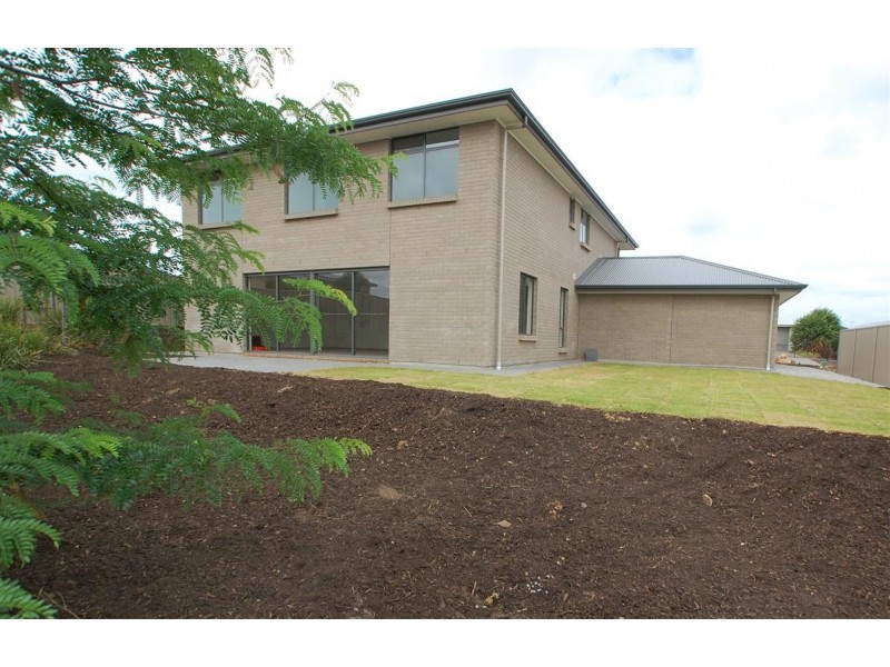 11 Esperance Boulevard, Seaford Rise SA 5169