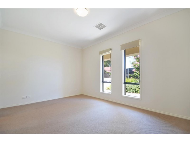2 Don Avenue, Seacliff Park SA 5049