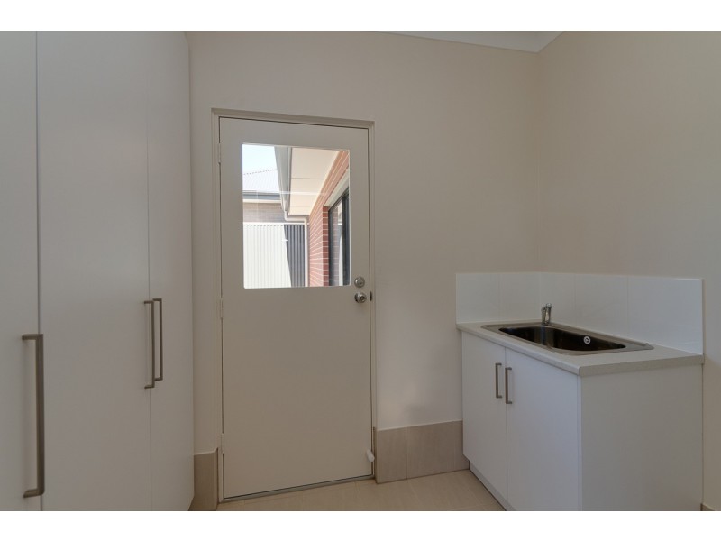 2 Don Avenue, Seacliff Park SA 5049