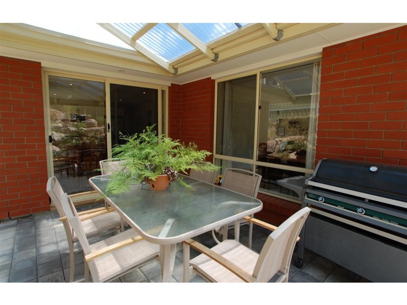 2 Ridge Place, Aberfoyle Park SA 5159