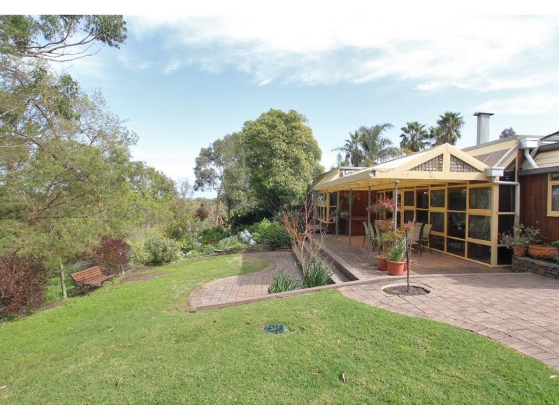27 Eve Road, Bellevue Heights SA 5050