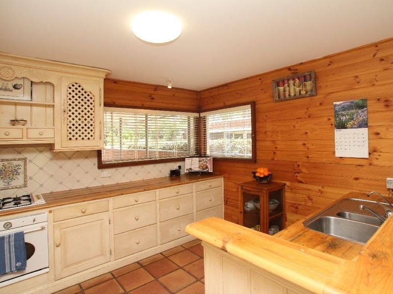 27 Eve Road, Bellevue Heights SA 5050