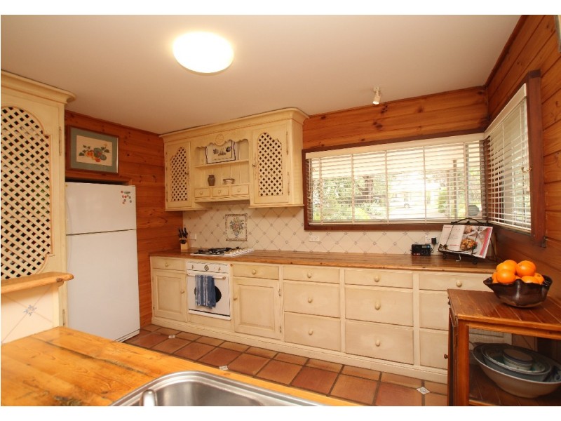 27 Eve Road, Bellevue Heights SA 5050