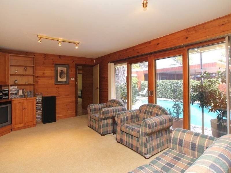 27 Eve Road, Bellevue Heights SA 5050