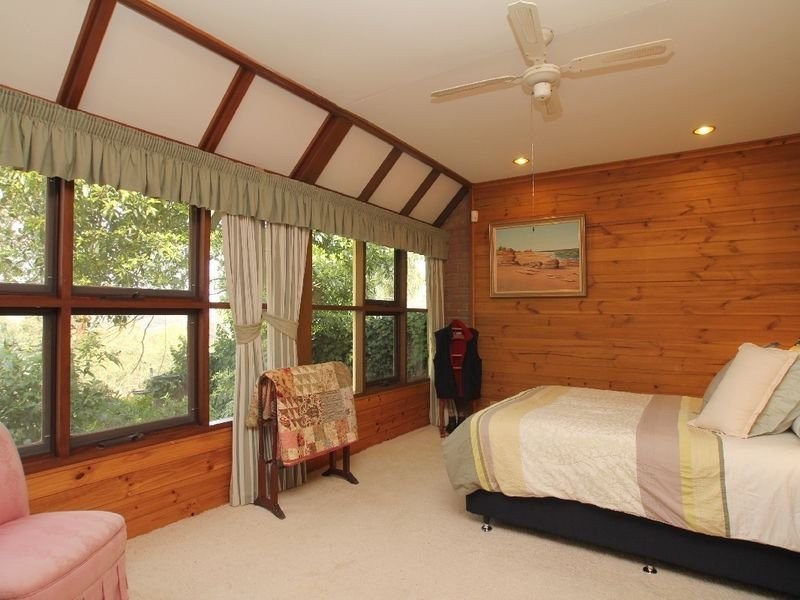 27 Eve Road, Bellevue Heights SA 5050