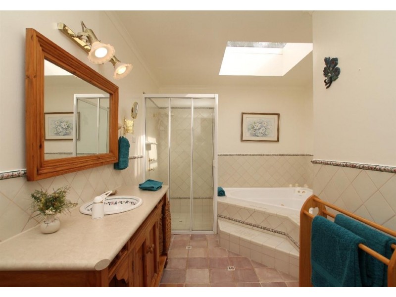 27 Eve Road, Bellevue Heights SA 5050