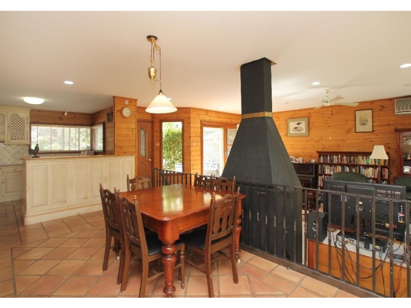 27 Eve Road, Bellevue Heights SA 5050