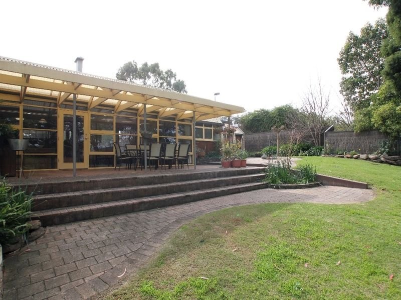 27 Eve Road, Bellevue Heights SA 5050