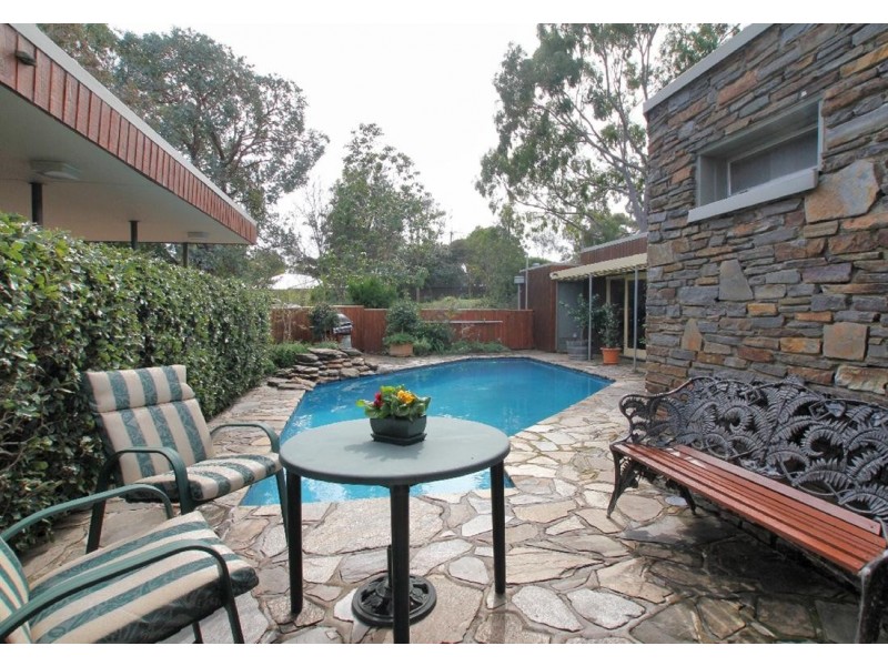 27 Eve Road, Bellevue Heights SA 5050