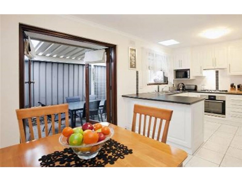 8 Mandalay Drive, Happy Valley SA 5159