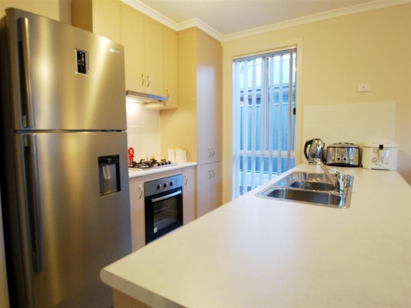 8 CABERNET CLOSE, Woodcroft SA 5162