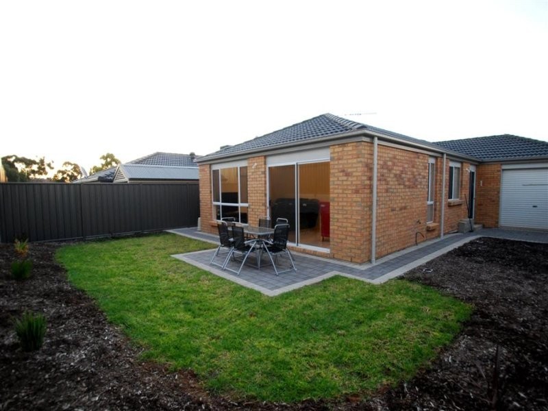 8 CABERNET CLOSE, Woodcroft SA 5162