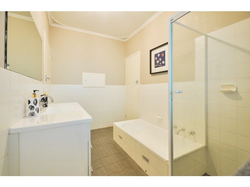 77 Beaconsfield Tce, Ascot Park SA 5043