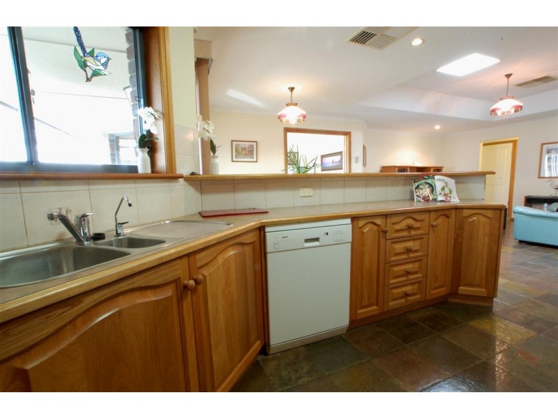 2 Federation Court, Bellevue Heights SA 5050