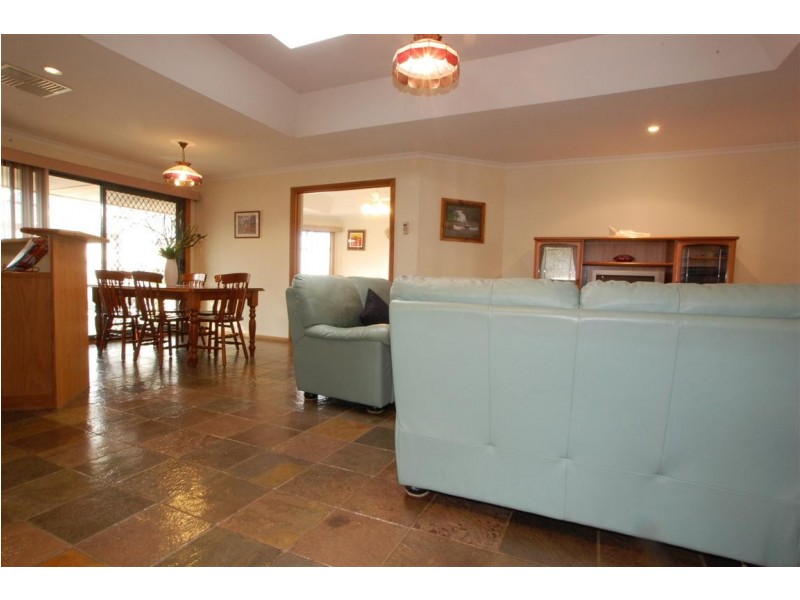 2 Federation Court, Bellevue Heights SA 5050