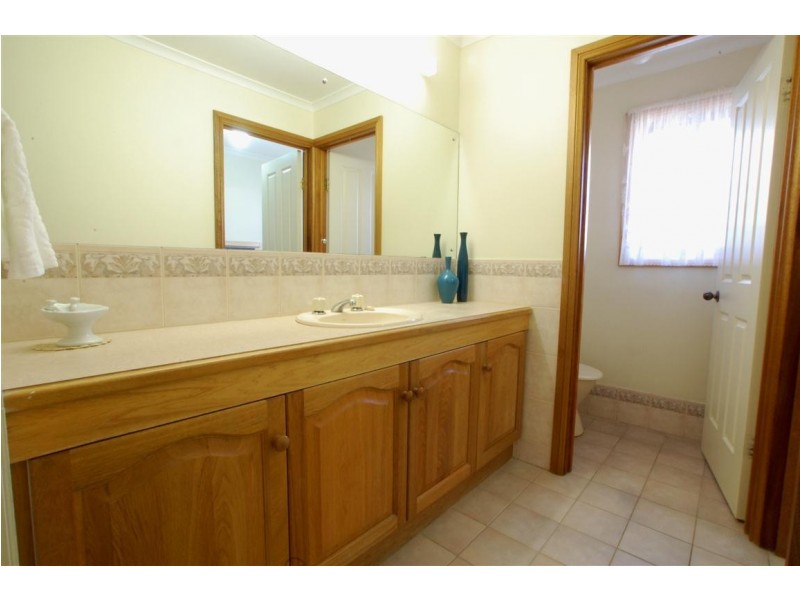 2 Federation Court, Bellevue Heights SA 5050