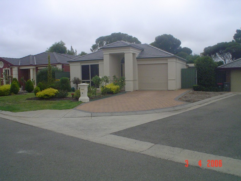 6 WESTBURY STREET, Woodcroft SA 5162