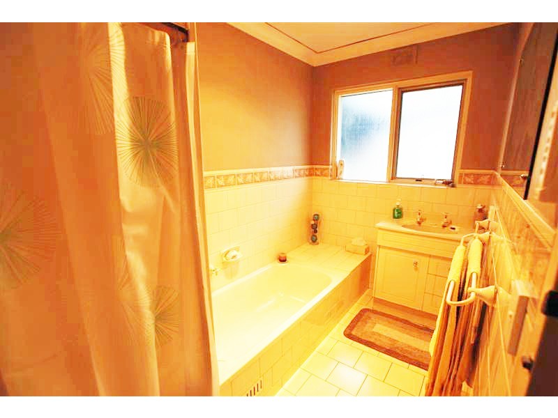 4 Barcelona Drive, Happy Valley SA 5159