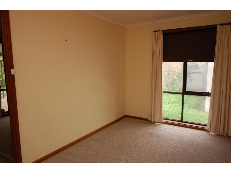 2 Chestnut Court, Clovelly Park SA 5042