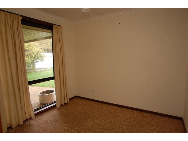 2 Chestnut Court, Clovelly Park SA 5042