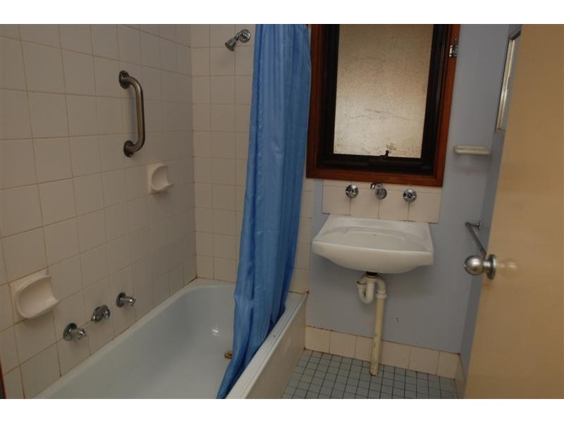 2 Chestnut Court, Clovelly Park SA 5042