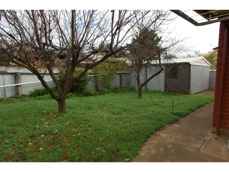 2 Chestnut Court, Clovelly Park SA 5042