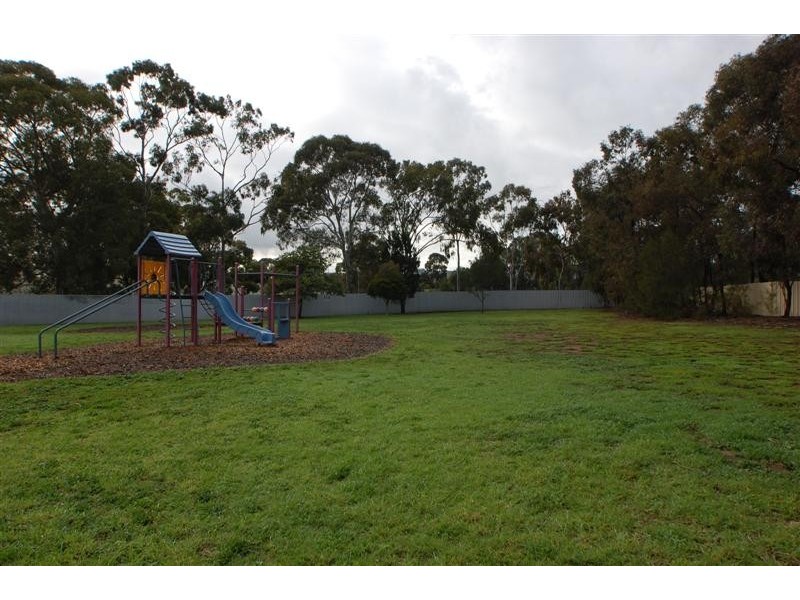 2 Chestnut Court, Clovelly Park SA 5042