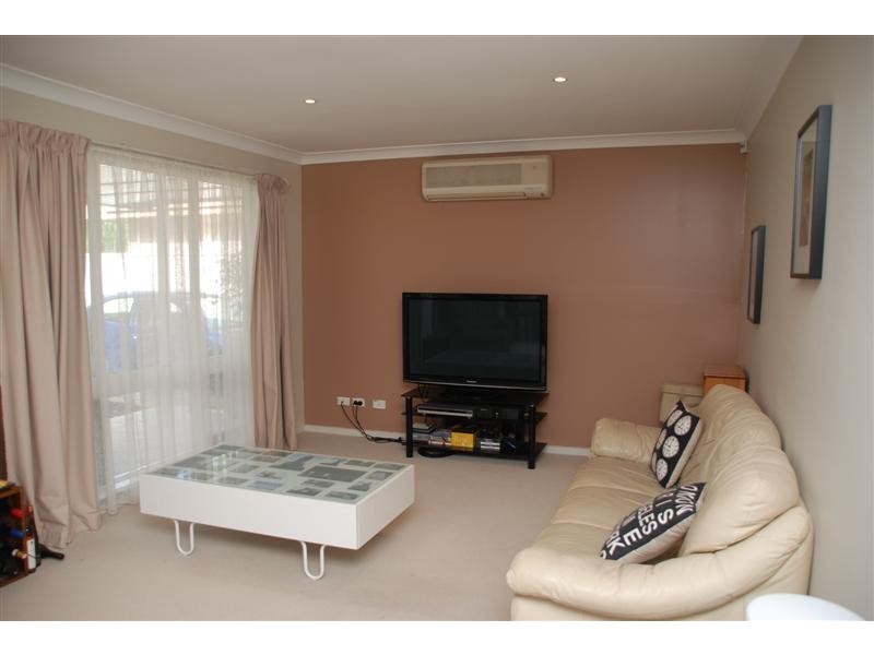 8 Liza Road, Happy Valley SA 5159