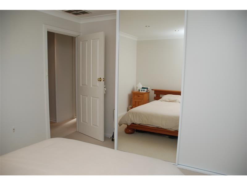 8 Liza Road, Happy Valley SA 5159