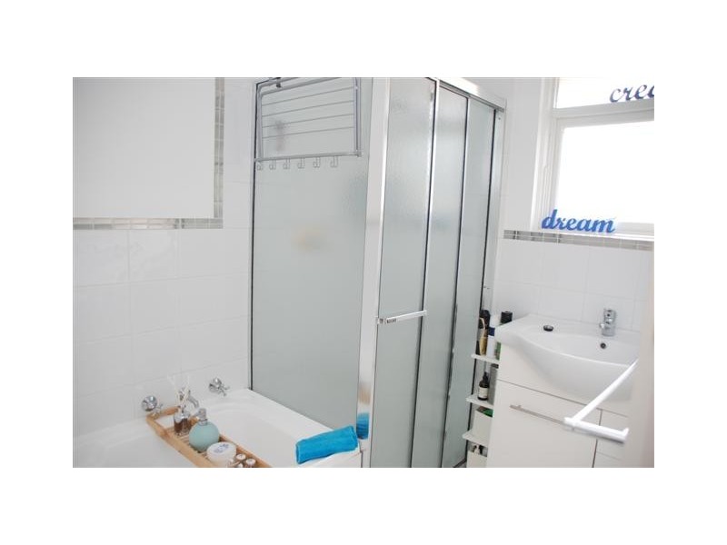 8 Liza Road, Happy Valley SA 5159