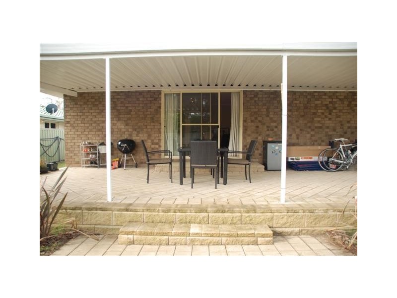 8 Liza Road, Happy Valley SA 5159