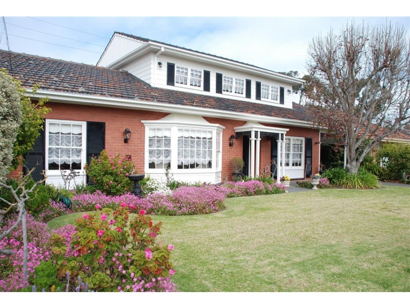 10 Doncaster Avenue, Novar Gardens SA 5040