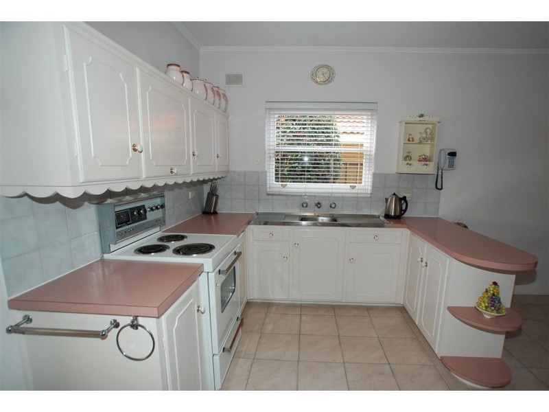 10 Doncaster Avenue, Novar Gardens SA 5040