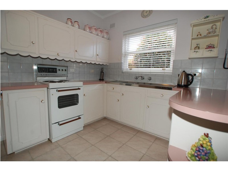 10 Doncaster Avenue, Novar Gardens SA 5040