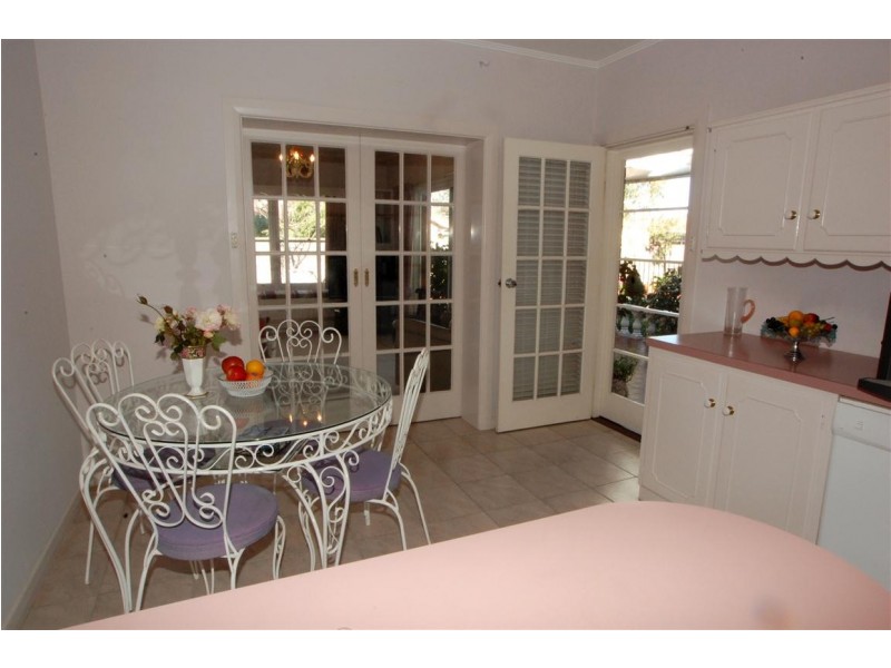 10 Doncaster Avenue, Novar Gardens SA 5040