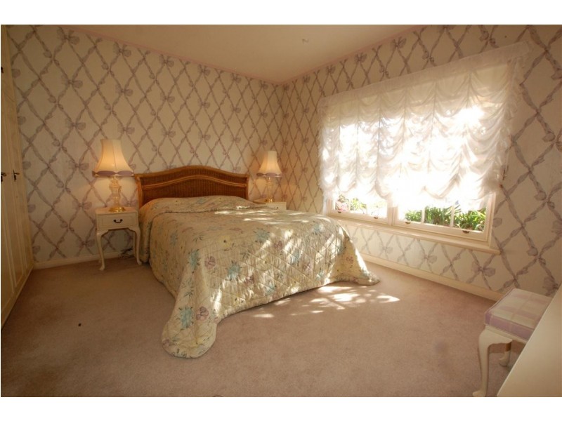 10 Doncaster Avenue, Novar Gardens SA 5040