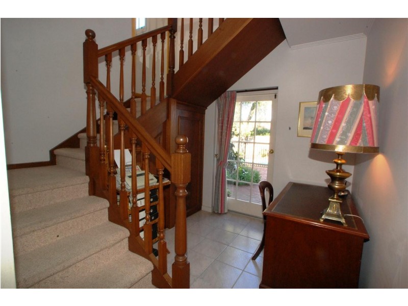 10 Doncaster Avenue, Novar Gardens SA 5040