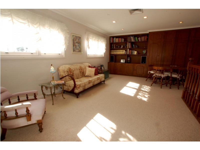 10 Doncaster Avenue, Novar Gardens SA 5040