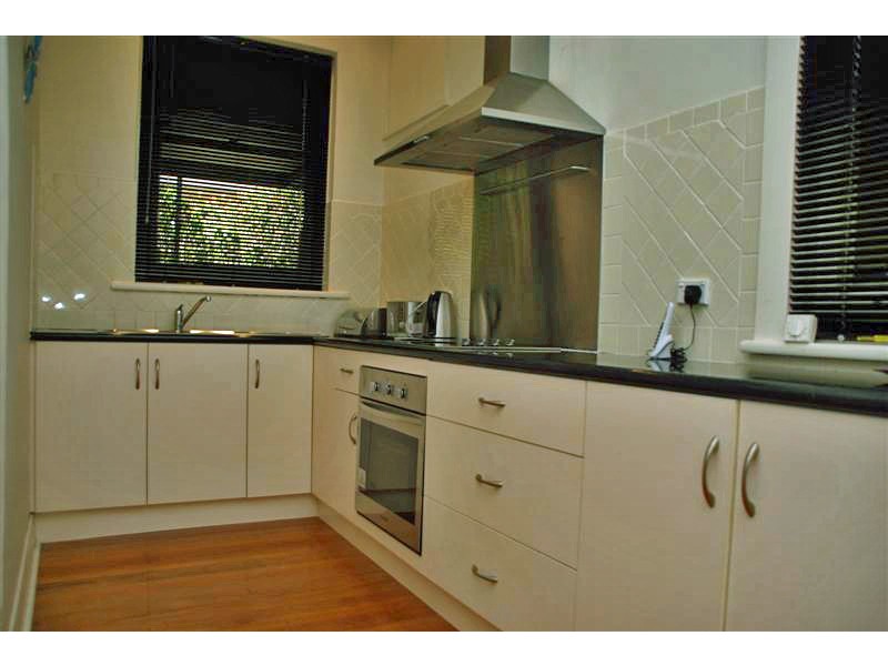 9 Lochwinnoch Rd, Torrens Park SA 5062