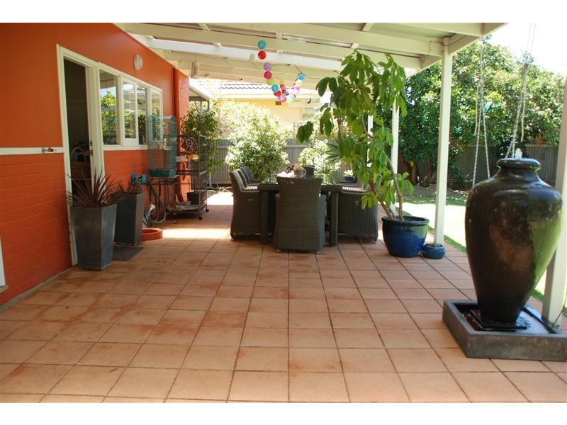 9 Lochwinnoch Rd, Torrens Park SA 5062