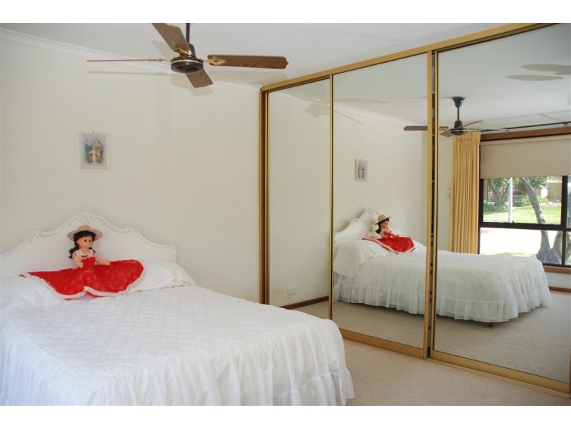 4 Sunset Court, Aberfoyle Park SA 5159