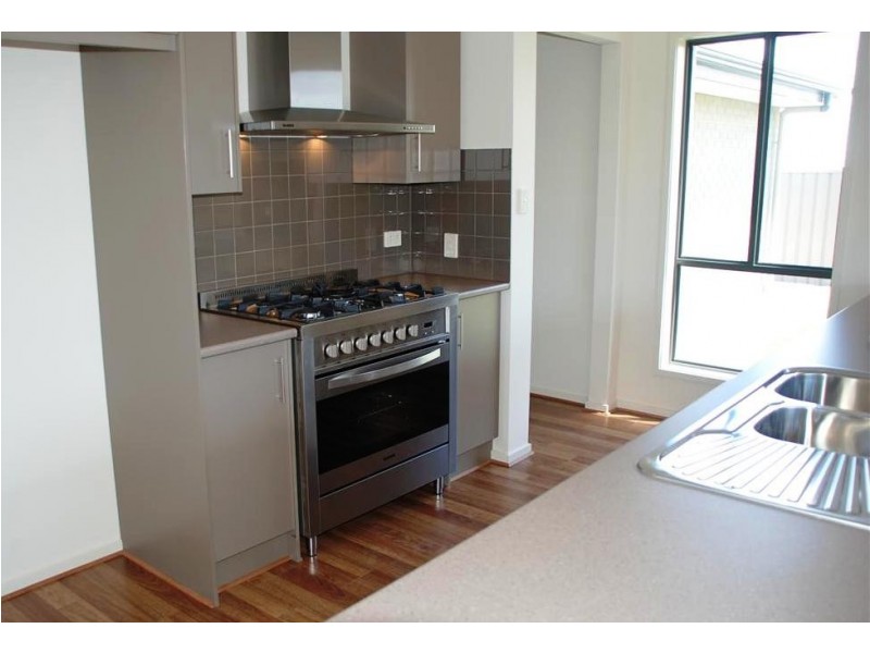 11 Esperance Boulevard, Seaford Rise SA 5169