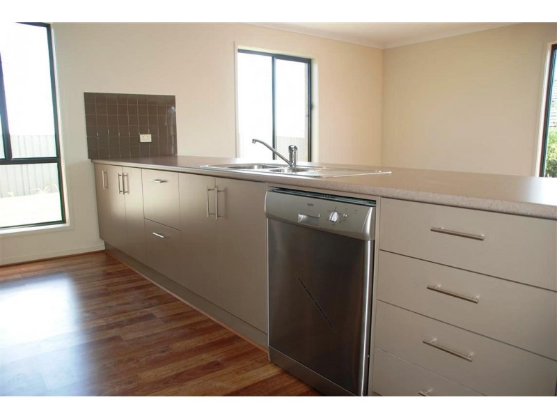 11 Esperance Boulevard, Seaford Rise SA 5169