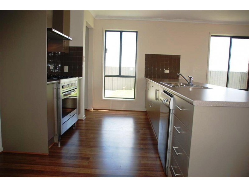 11 Esperance Boulevard, Seaford Rise SA 5169