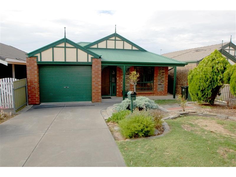 13 Barossa Way, Woodcroft SA 5162