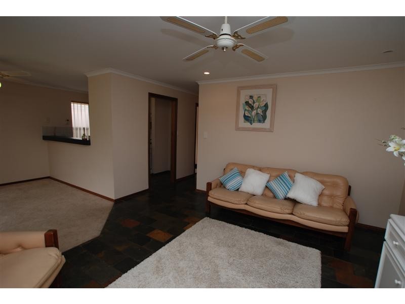 13 Barossa Way, Woodcroft SA 5162