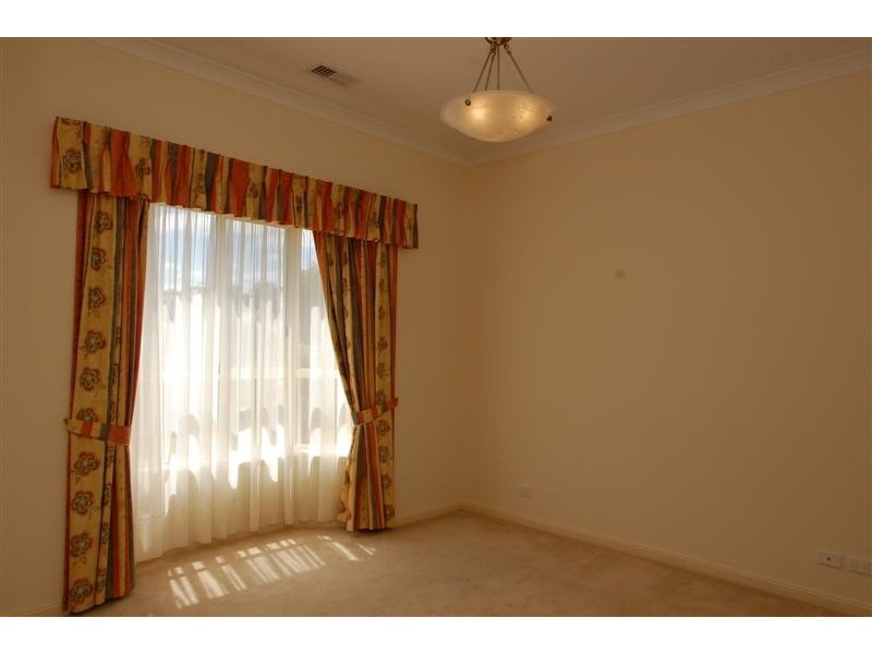 18 Sandalwood Crescent, Flagstaff Hill SA 5159