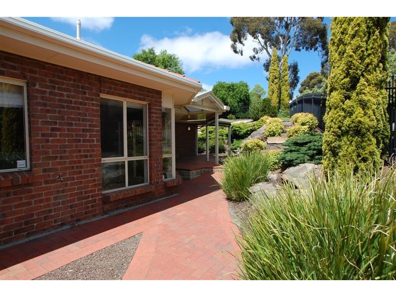 18 Sandalwood Crescent, Flagstaff Hill SA 5159