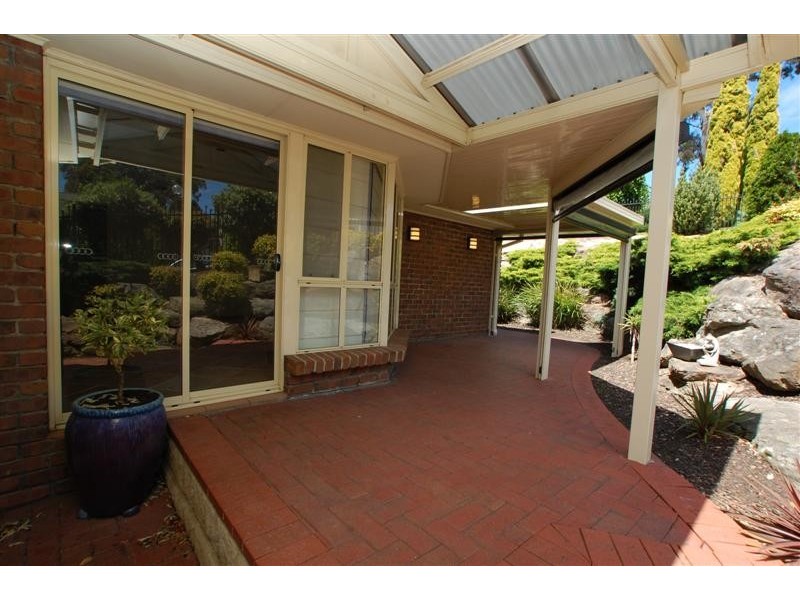 18 Sandalwood Crescent, Flagstaff Hill SA 5159